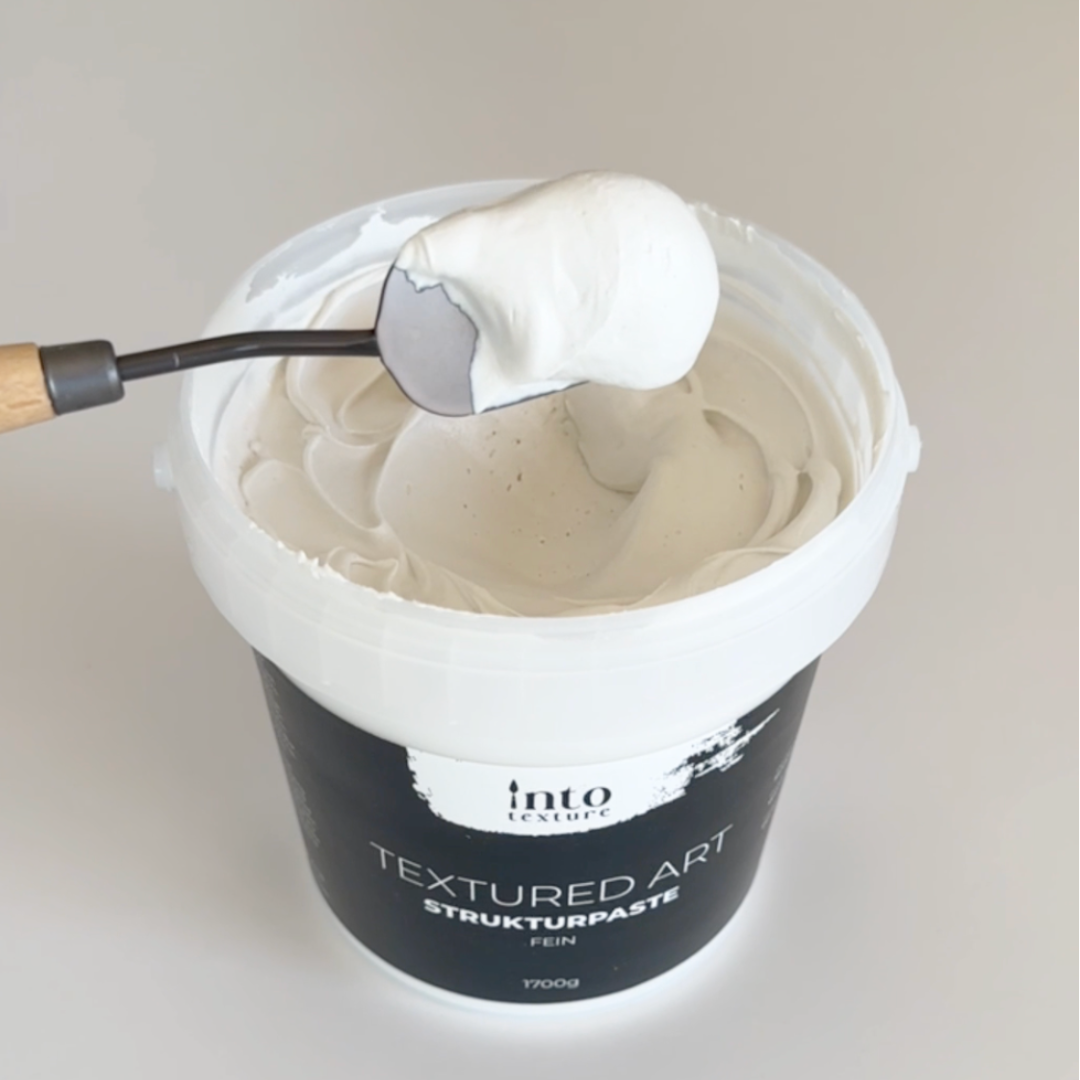 Creamy, Fine texture paste